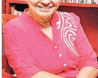 හෙළ සාහිත කෙත අස්වද්දමින් හුන් ඈ යන්නට ම ගියා ය